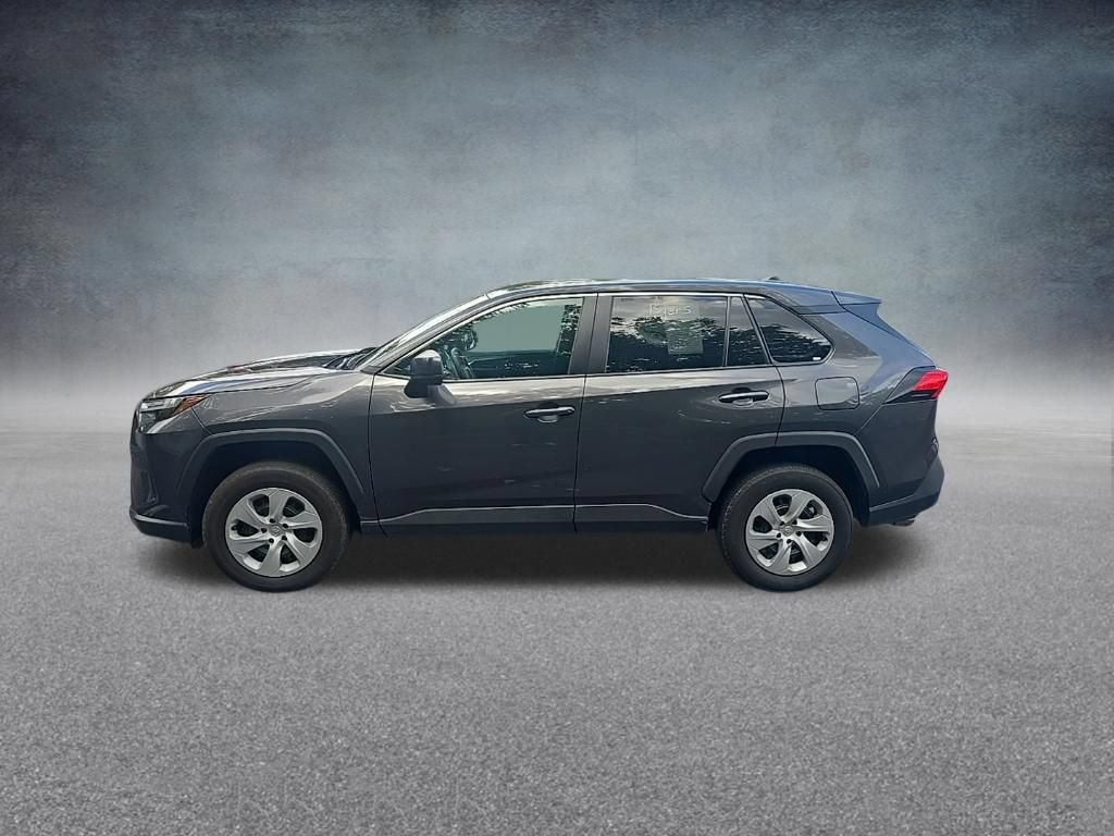 Used 2025 Toyota RAV4 LE AWD/4WD image 5