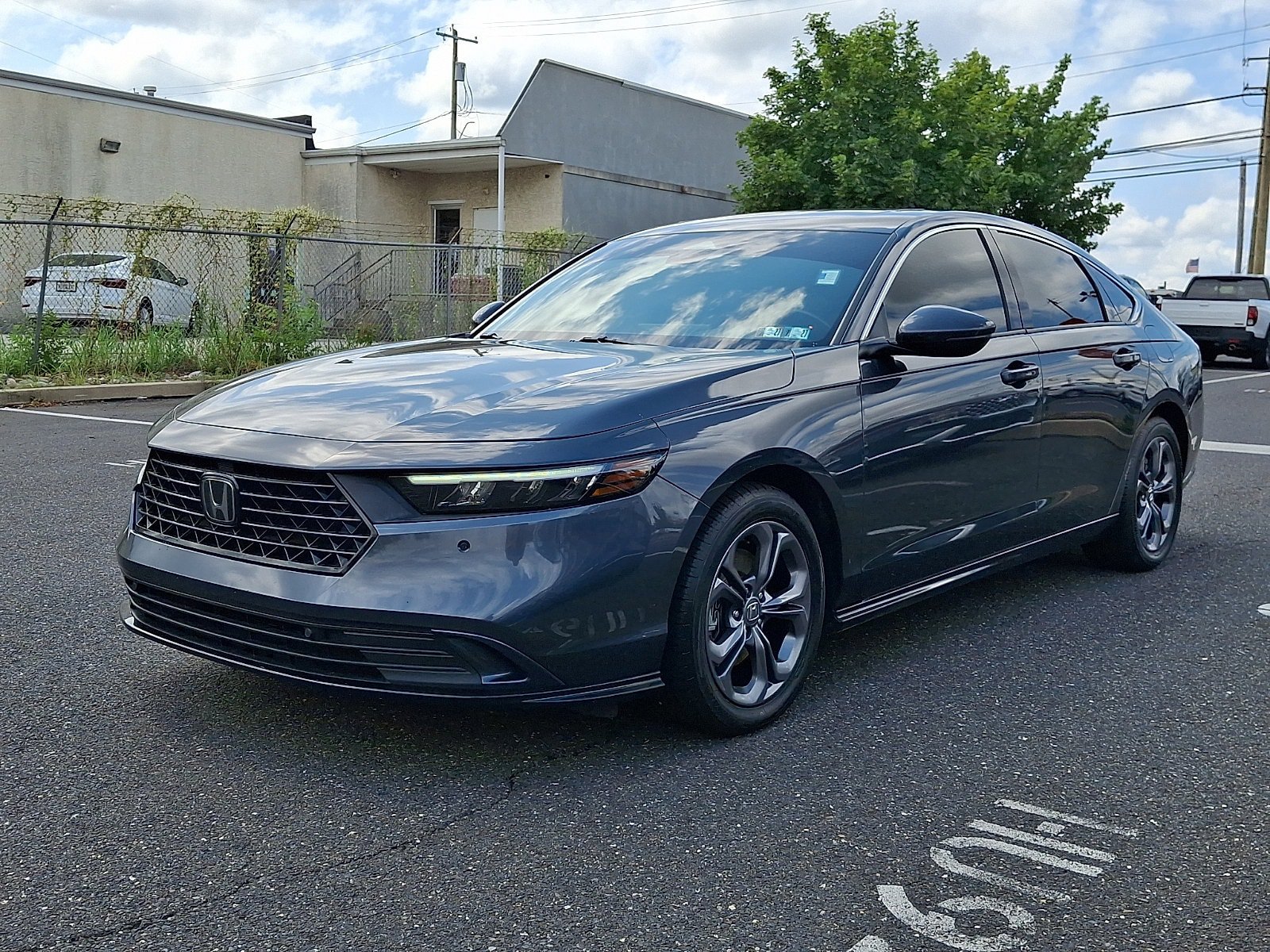 Used 2024 Honda Accord EX-L image 3