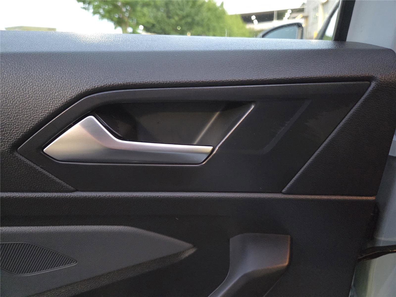 Certified 2025 Volkswagen Jetta SE w/ Sunroof Package image 25