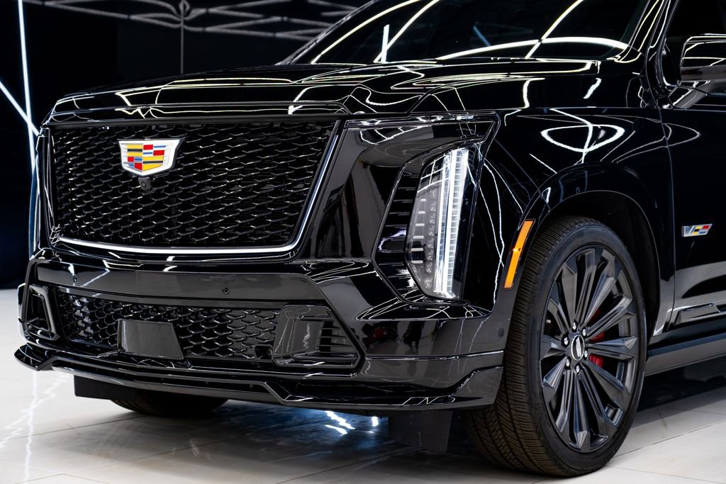 Used 2026 Cadillac Escalade ESV V AWD/4WD image 4