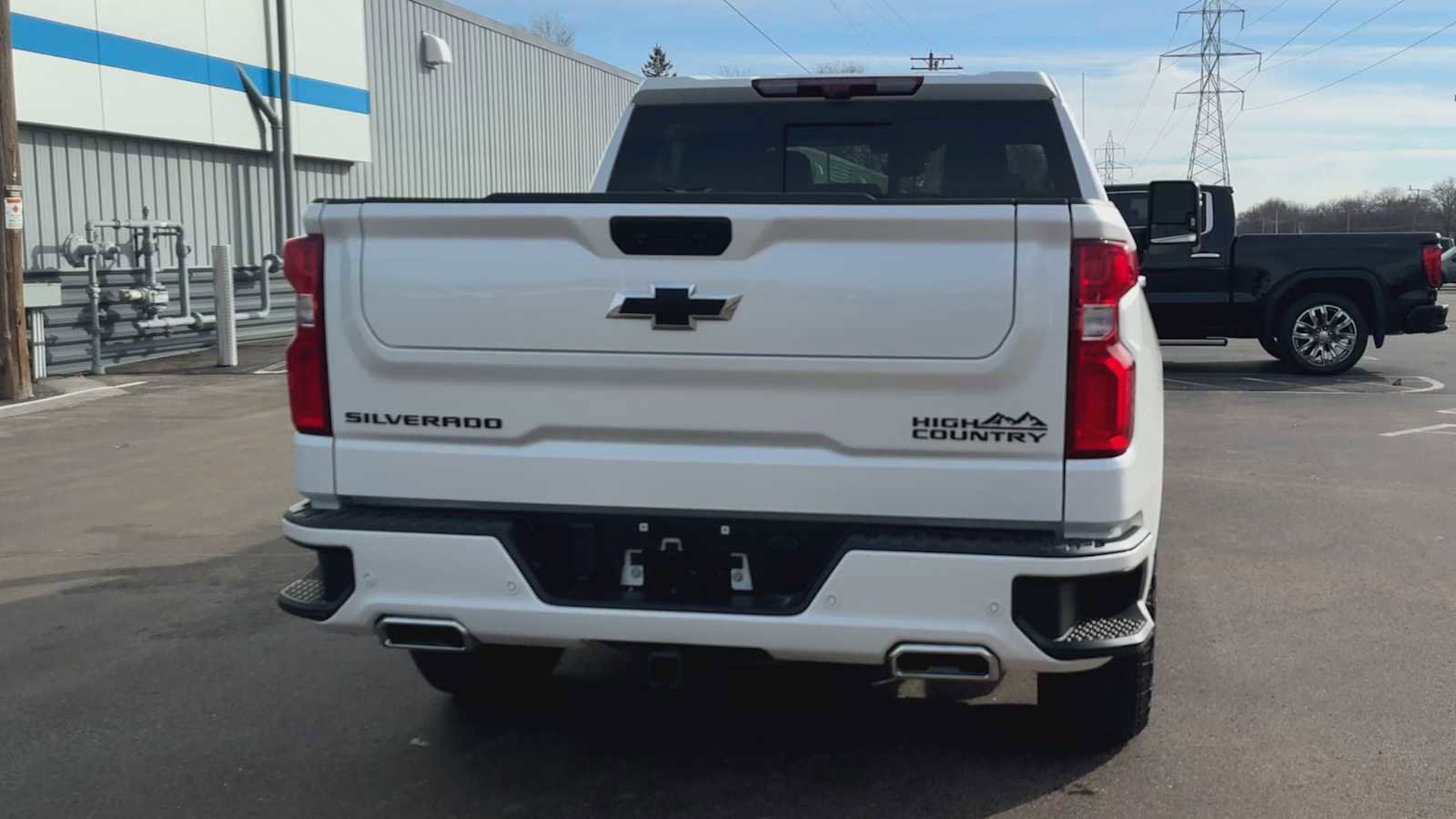 Used 2023 Chevrolet Silverado 1500 High Country w/ Technology Package image 3