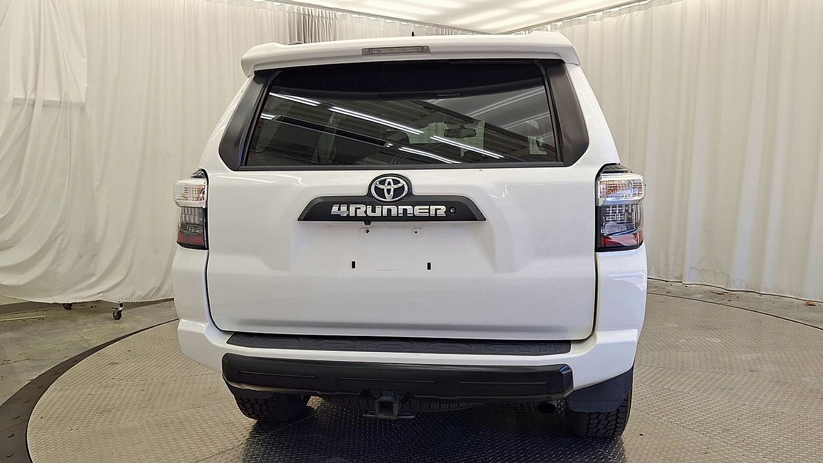 Certified 2016 Toyota 4Runner TRD Pro AWD/4WD image 4