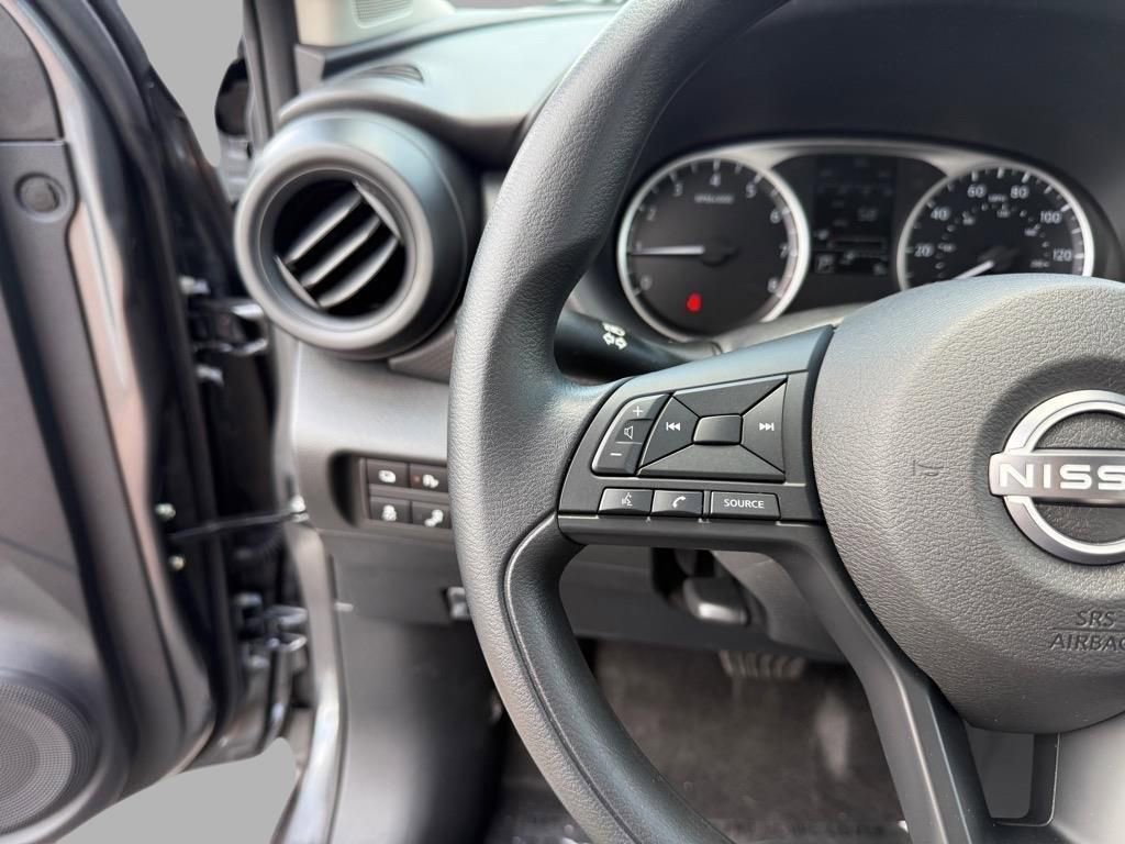 Certified 2025 Nissan Kicks Play S image 11