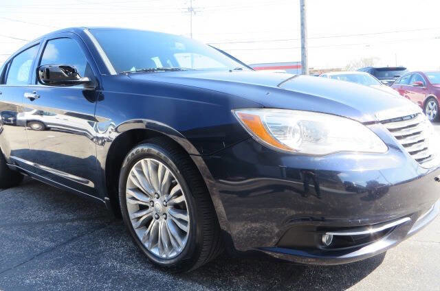 Used 2012 Chrysler 200 Limited w/ Sun/Sound Group FWD image 18