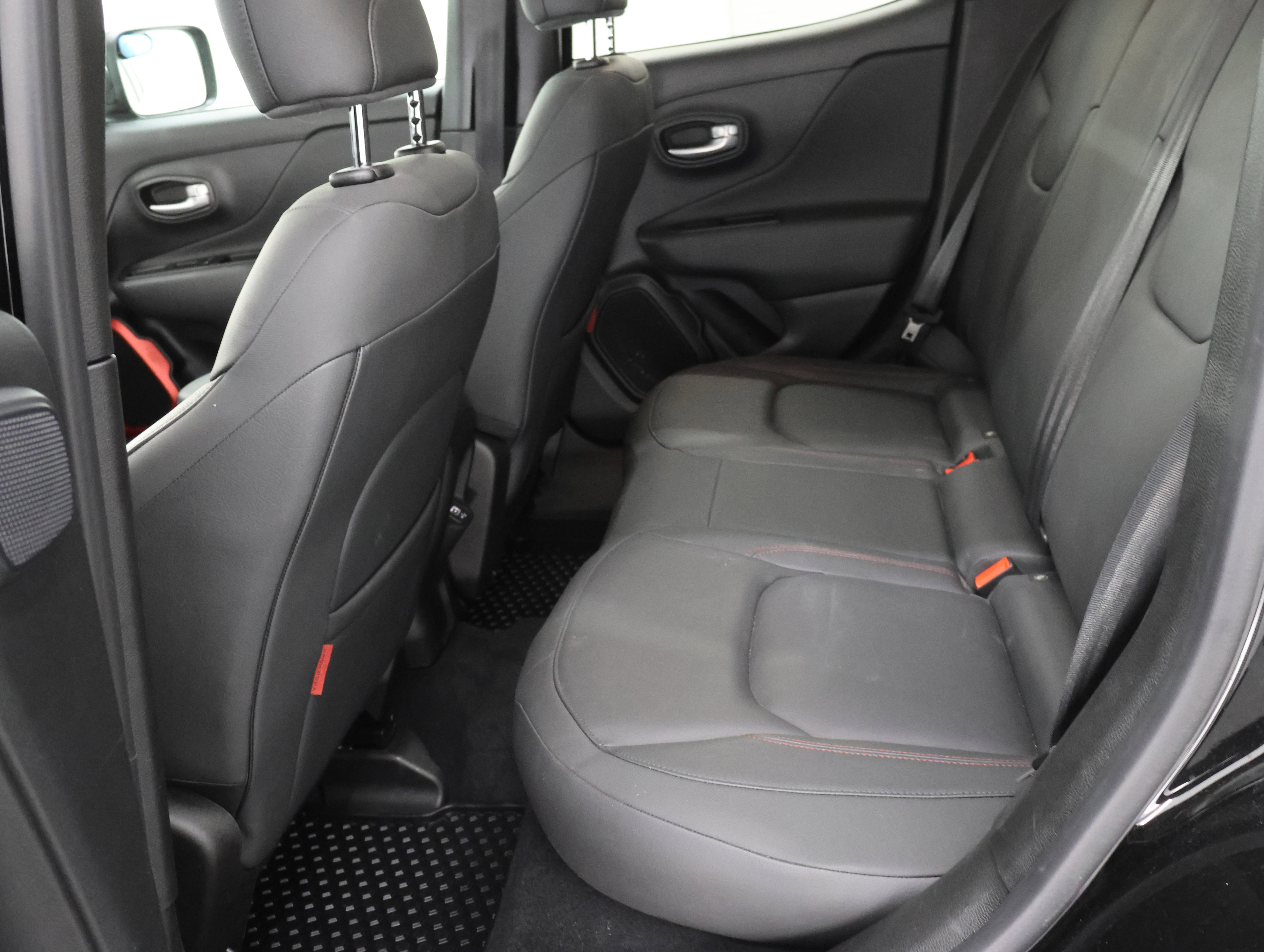 Used 2023 Jeep Renegade Trailhawk w/ Sun/Sound Group AWD/4WD image 9