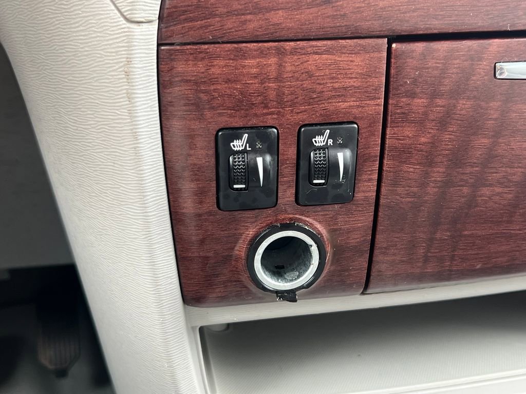 Used 2014 Toyota Sienna XLE FWD image 39