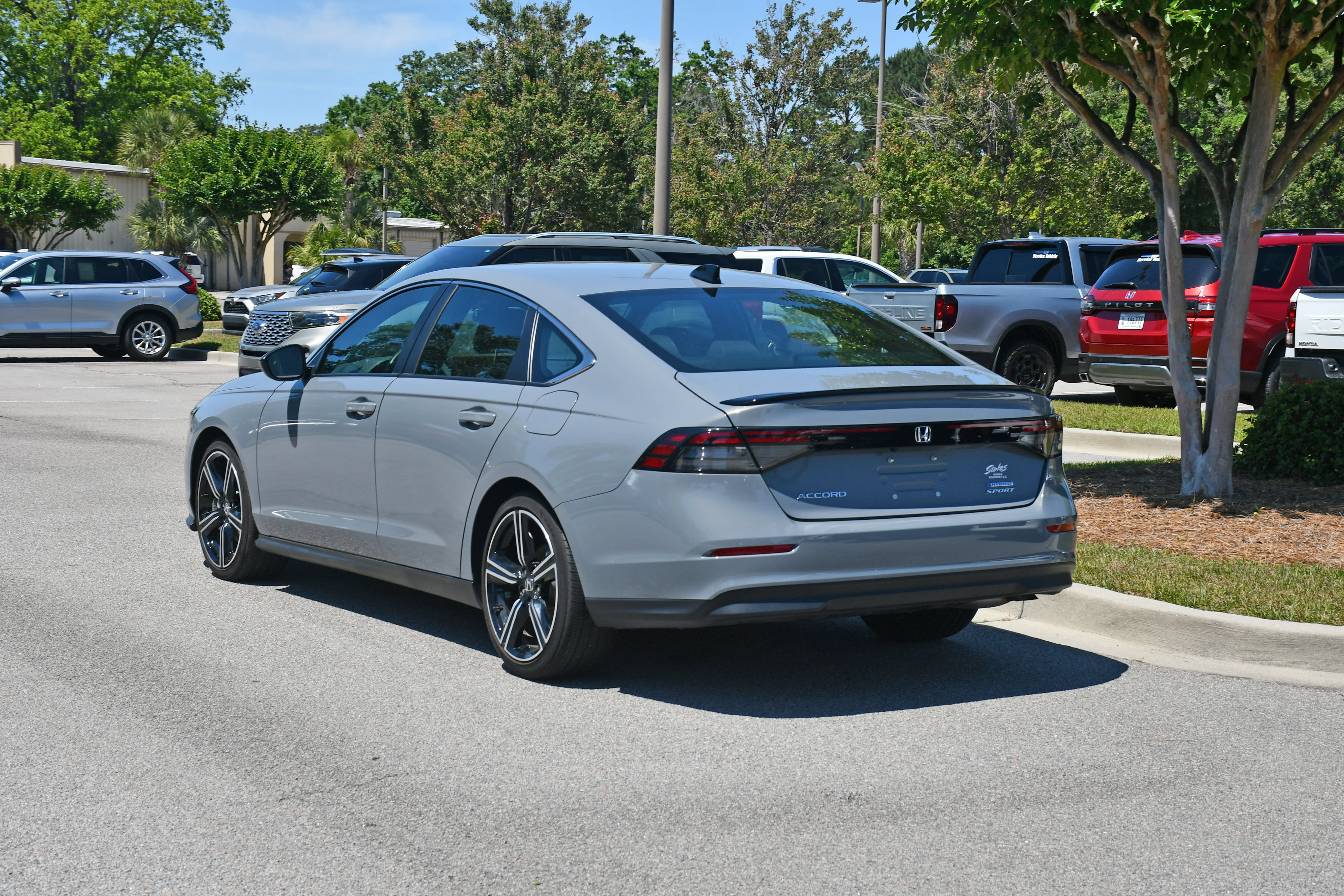 Used 2025 Honda Accord Sport image 3