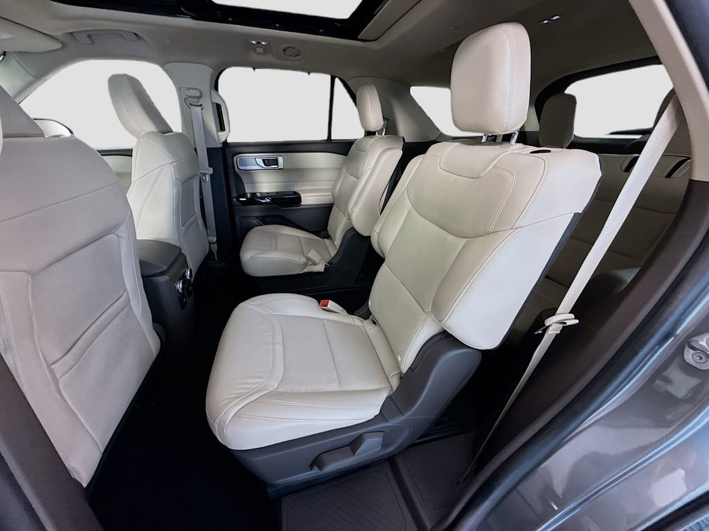 Used 2023 Ford Explorer Platinum image 22