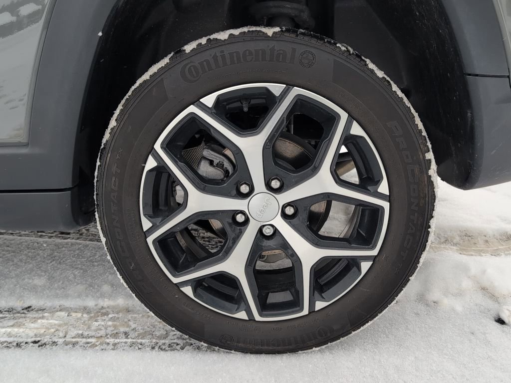 Used 2024 Jeep Compass Limited image 11