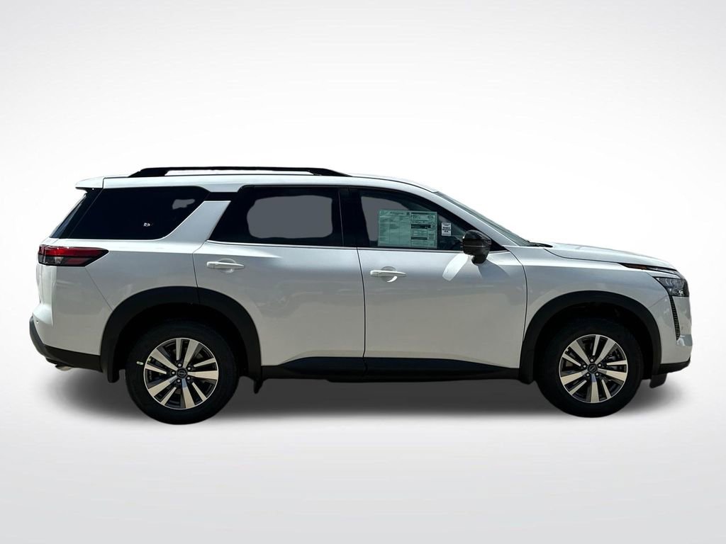 New 2026 Nissan Pathfinder SL image 6