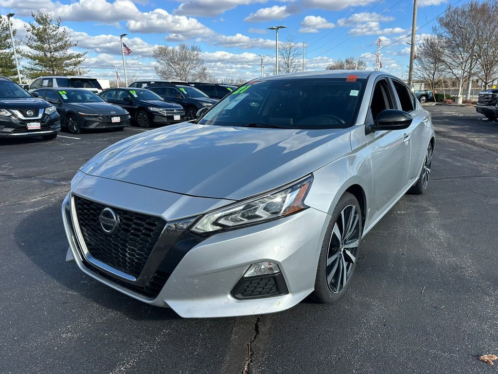 Used 2021 Nissan Altima 2.5 SR image 2