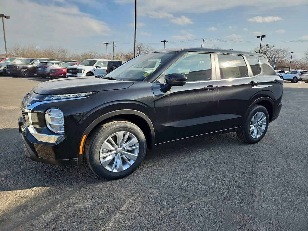 New 2026 Mitsubishi Outlander ES image 5