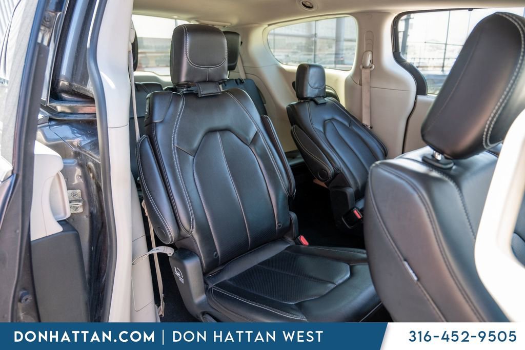 Used 2023 Chrysler Pacifica Touring-L FWD image 26