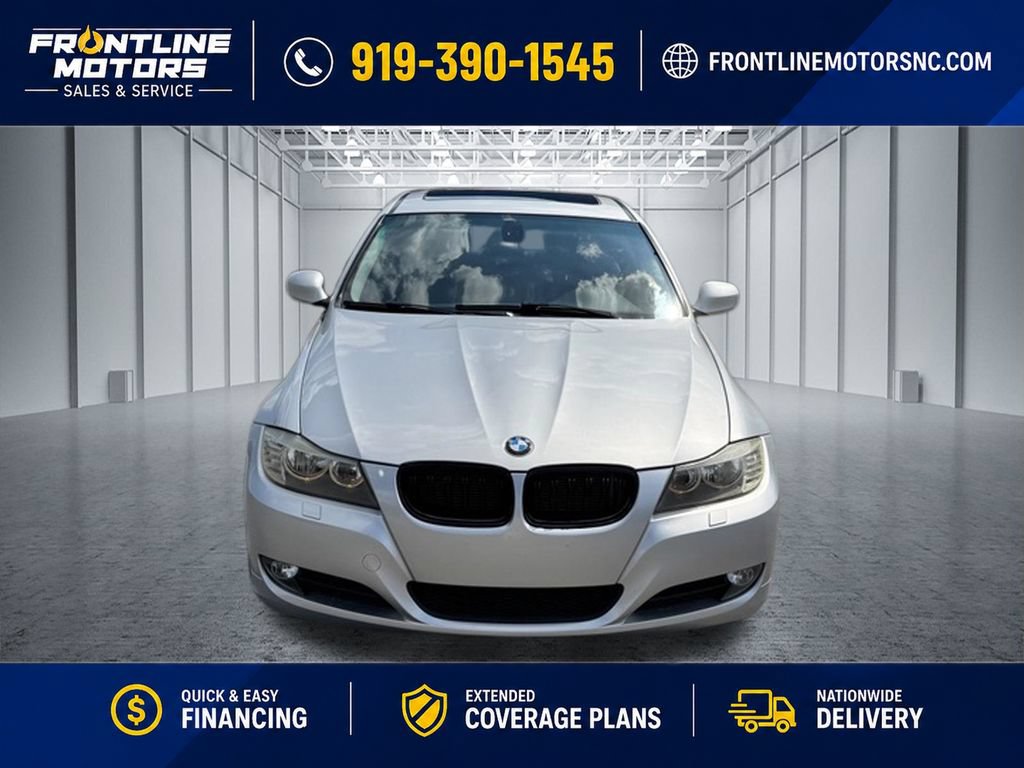 Used 2011 BMW 328i xDrive Sedan AWD/4WD image 4