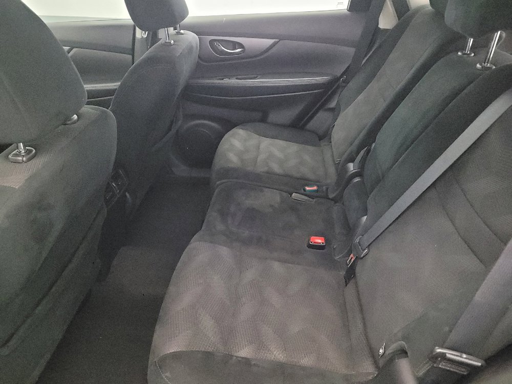 Used 2016 Nissan Rogue S image 18