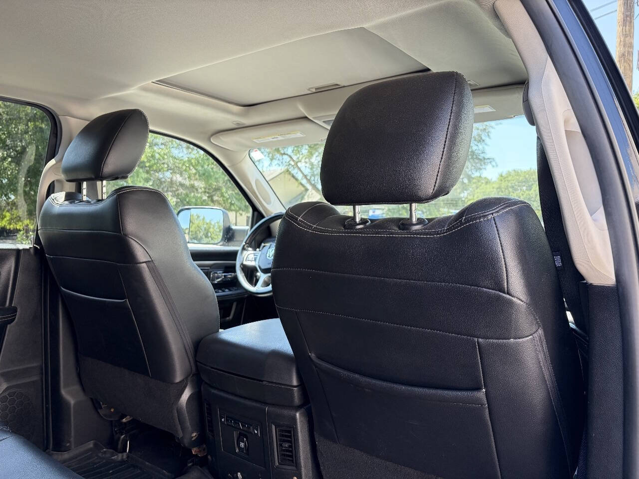 Used 2018 RAM 2500 Laramie w/ Sport Appearance Group AWD/4WD image 26