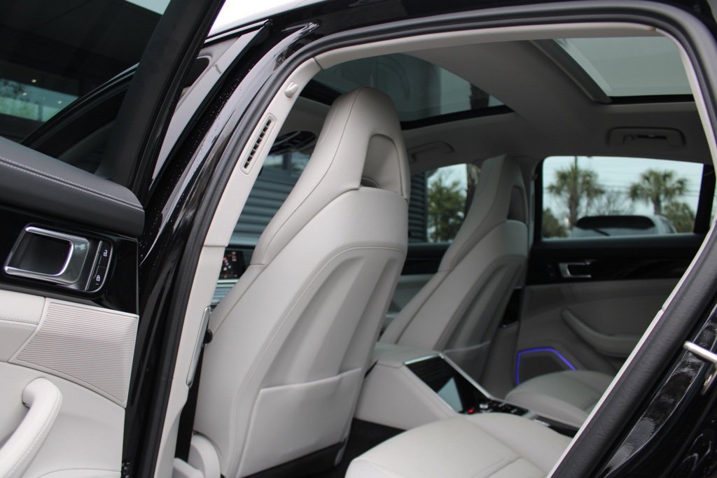 Used 2023 Porsche Panamera 4 image 32