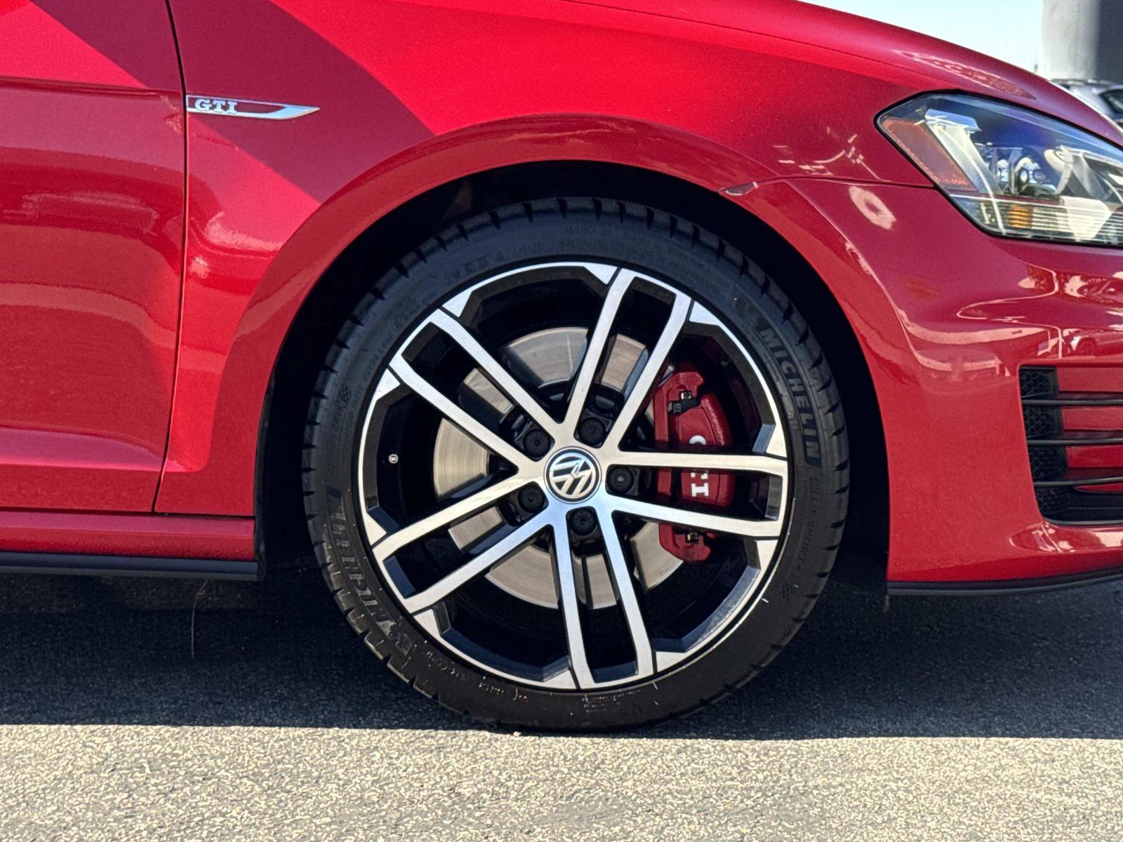 Used 2017 Volkswagen GTI Sport image 32