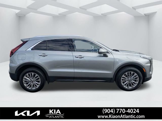 Used 2025 Cadillac XT4 Premium Luxury FWD image 2