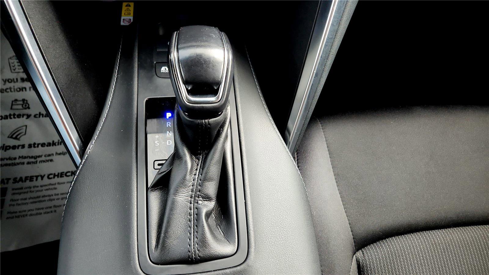 Used 2021 Toyota Venza LE w/ Carpet Mat Package (TMS) image 28