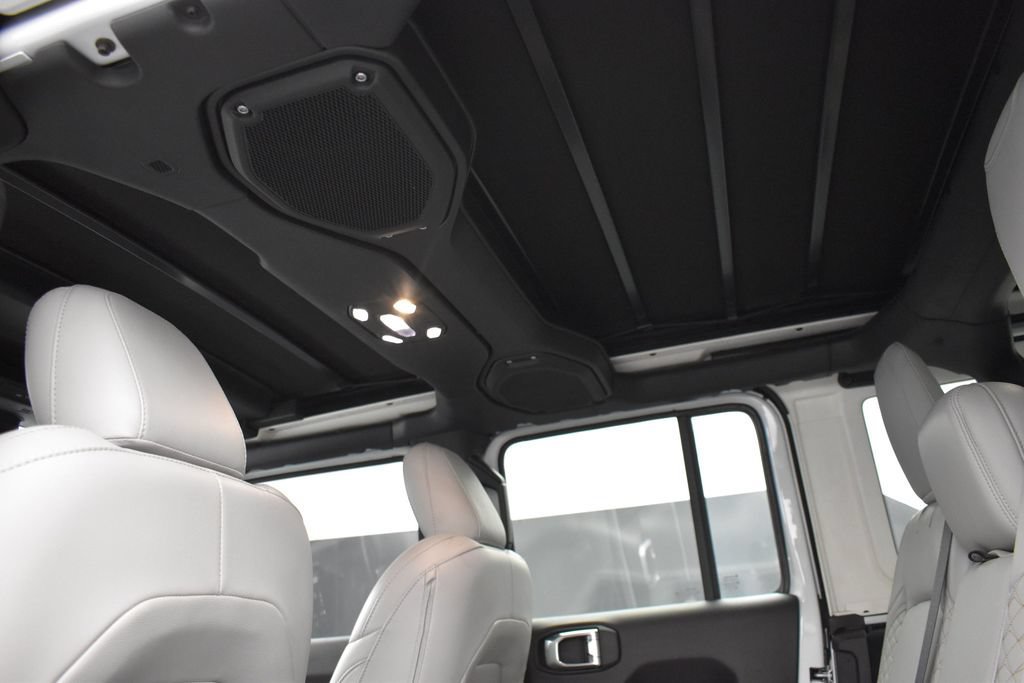 Used 2022 Jeep Wrangler Unlimited Sahara AWD/4WD image 20