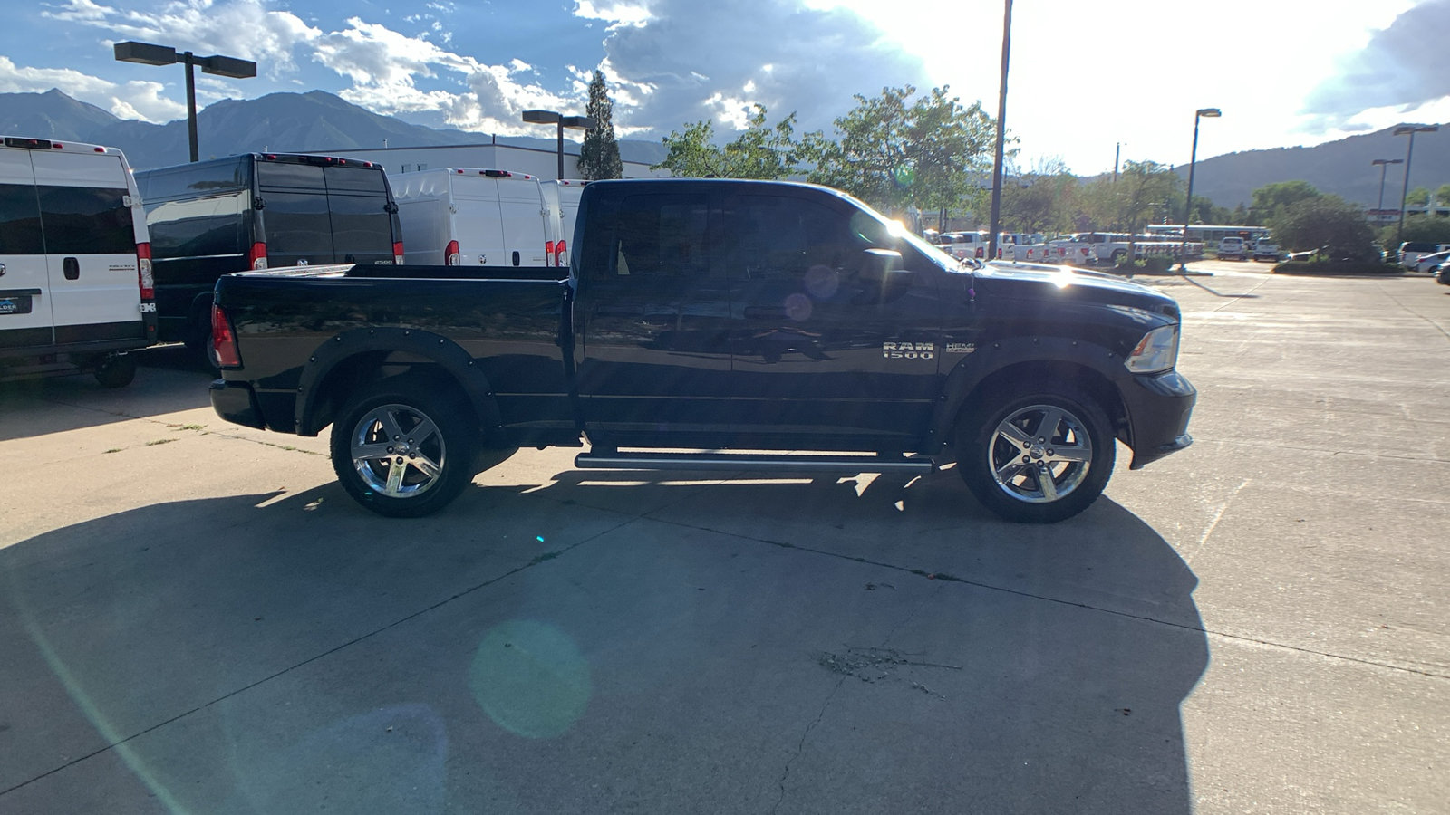 Used 2017 RAM 1500 Express AWD/4WD image 6