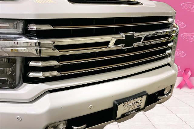 Used 2020 Chevrolet Silverado 2500 High Country w/ Technology Package AWD/4WD image 13