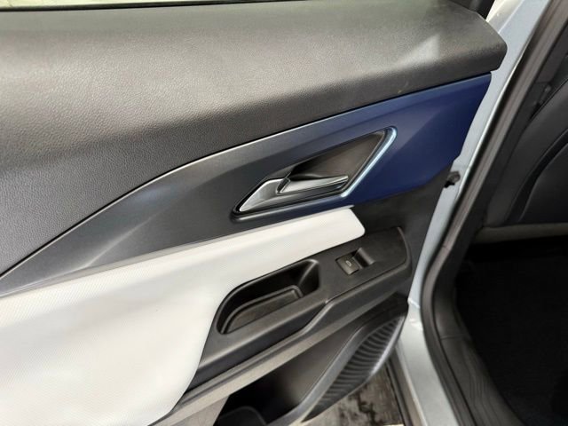 New 2026 Chevrolet Equinox EV LT FWD image 18