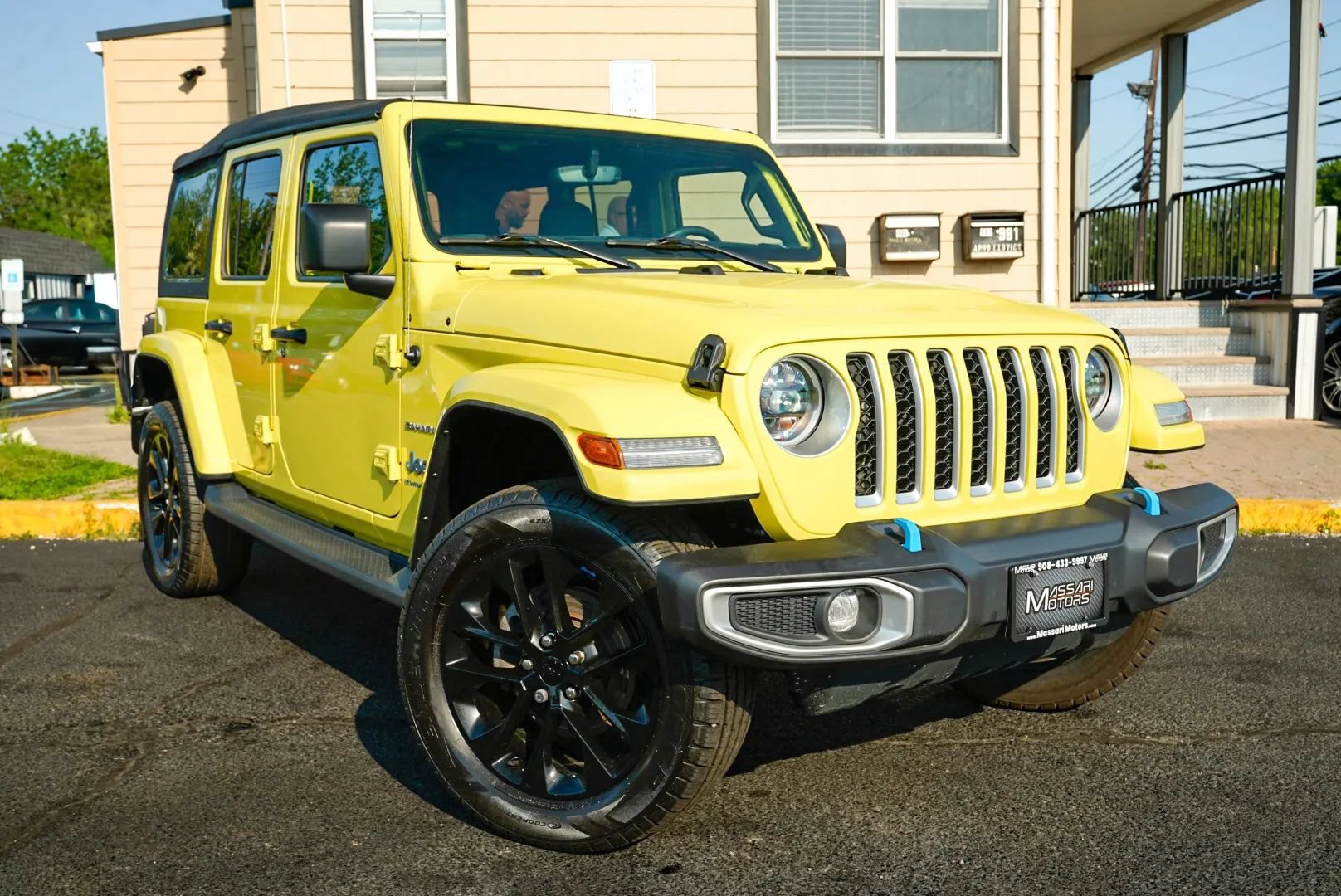 Used 2023 Jeep Wrangler Unlimited Sahara w/ Cold Weather Group AWD/4WD image 3
