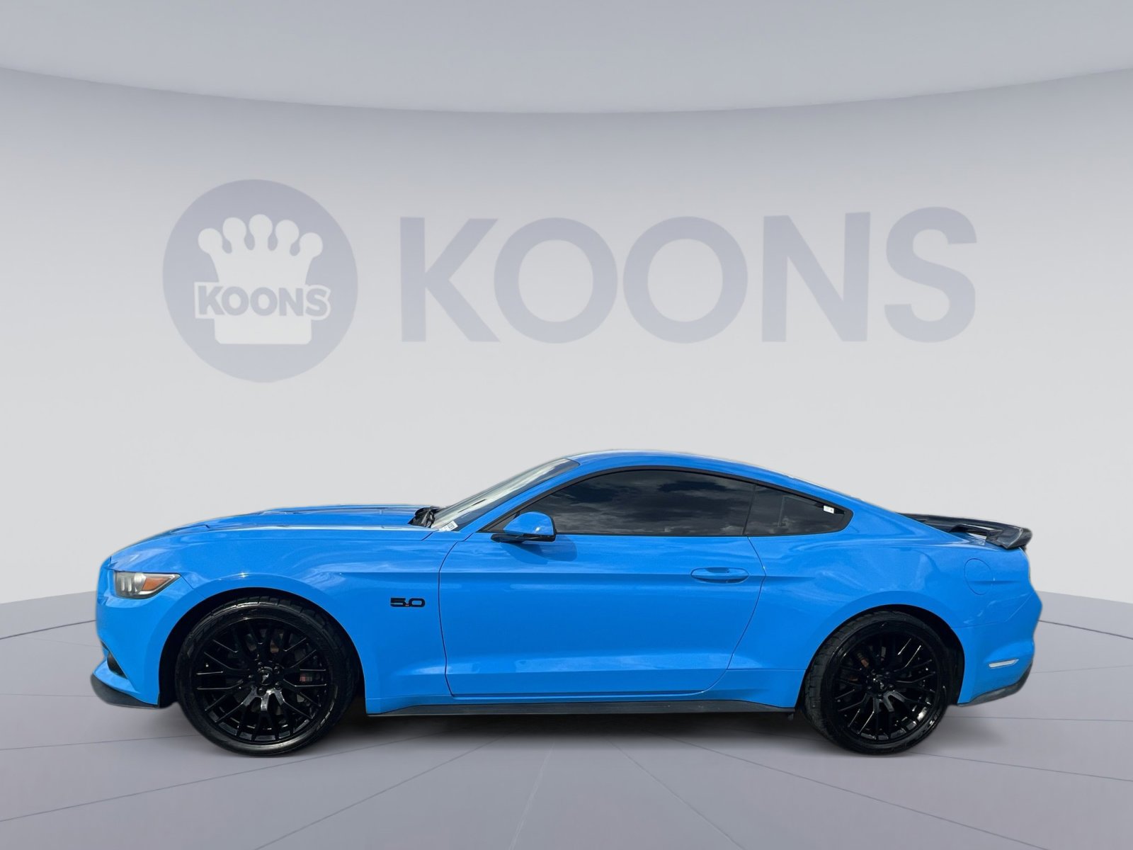 Used 2017 Ford Mustang GT Premium image 2