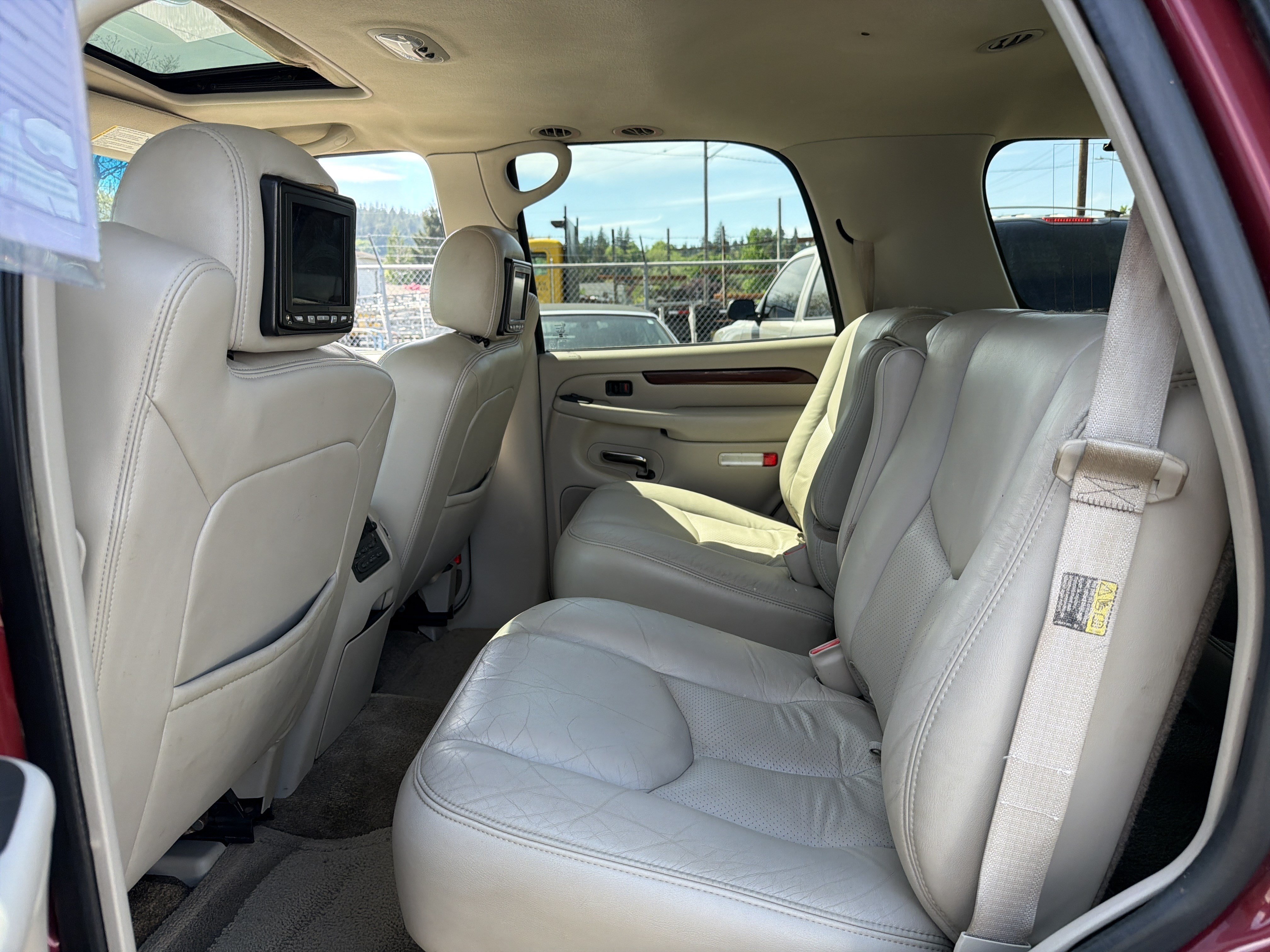 Used 2003 Cadillac Escalade AWD image 9
