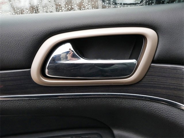 Used 2015 Jeep Grand Cherokee Overland image 14