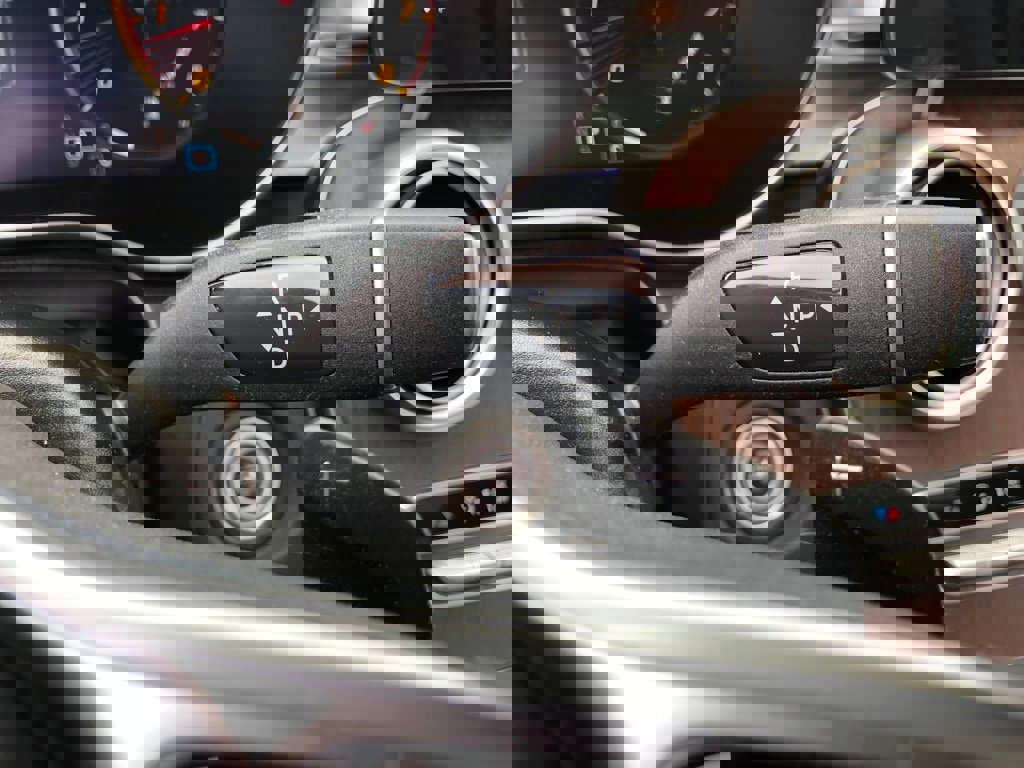 Used 2022 Mercedes-Benz GLC 300 4MATIC w/ Premium Package Lite image 28