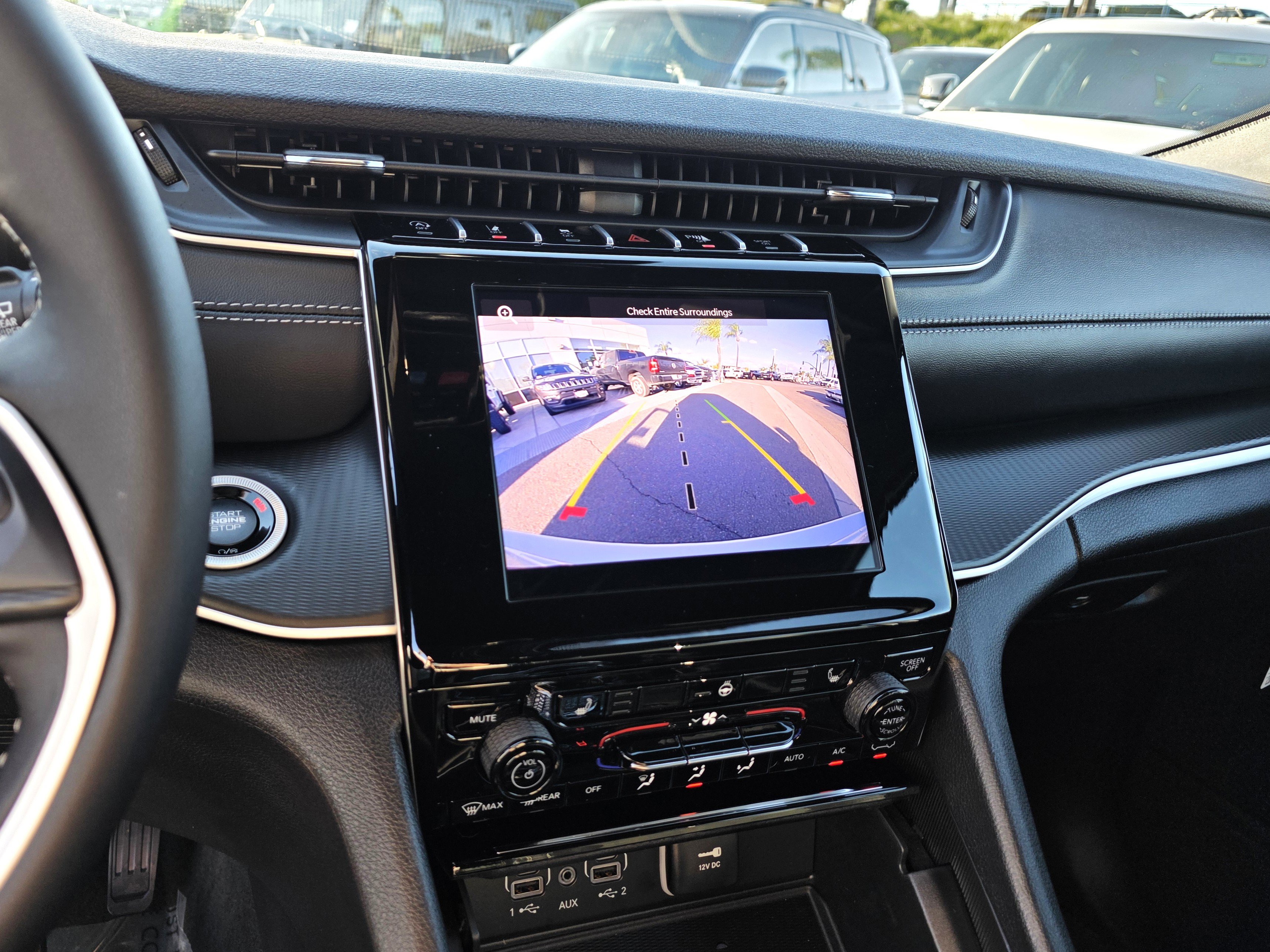 New 2025 Jeep Grand Cherokee Altitude image 16