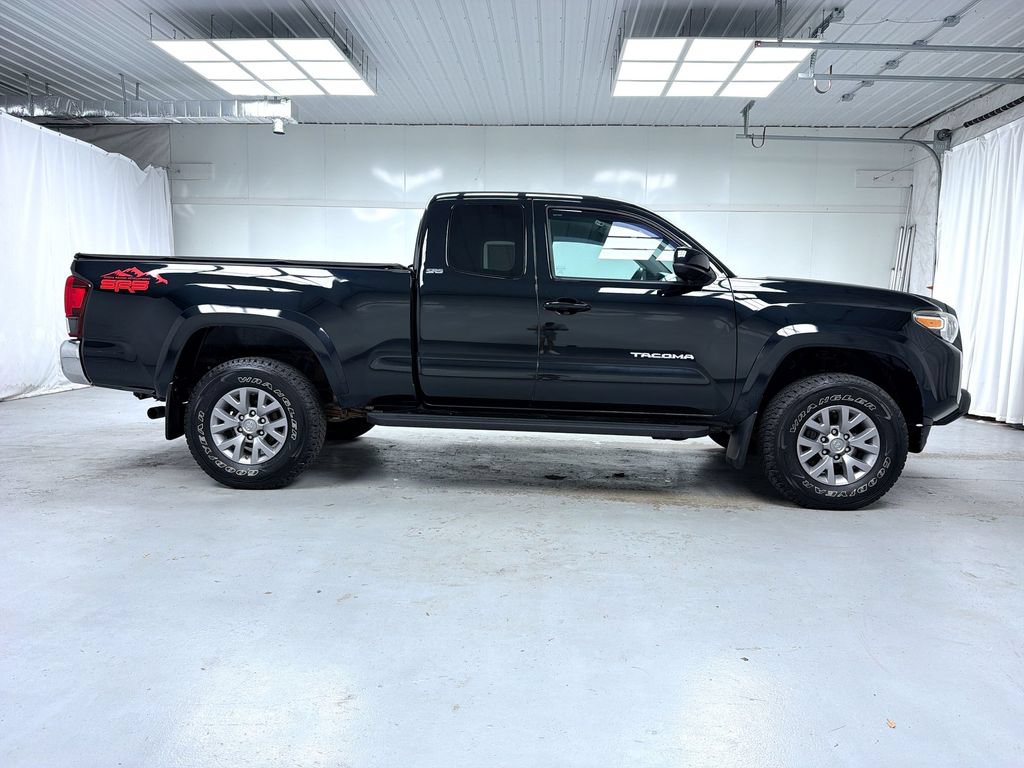 Certified 2019 Toyota Tacoma SR5 AWD/4WD image 10