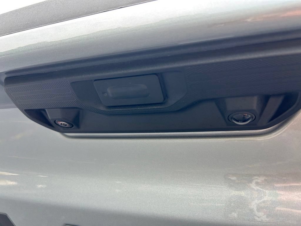 Used 2026 Chevrolet Silverado 1500 High Country w/ LPO, Dark Essentials Package AWD/4WD image 28