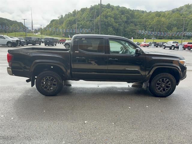 Used 2021 Toyota Tacoma SR5 AWD/4WD image 4