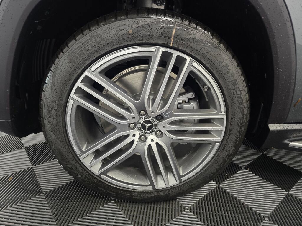 New 2026 Mercedes-Benz GLS 450 4MATIC image 22