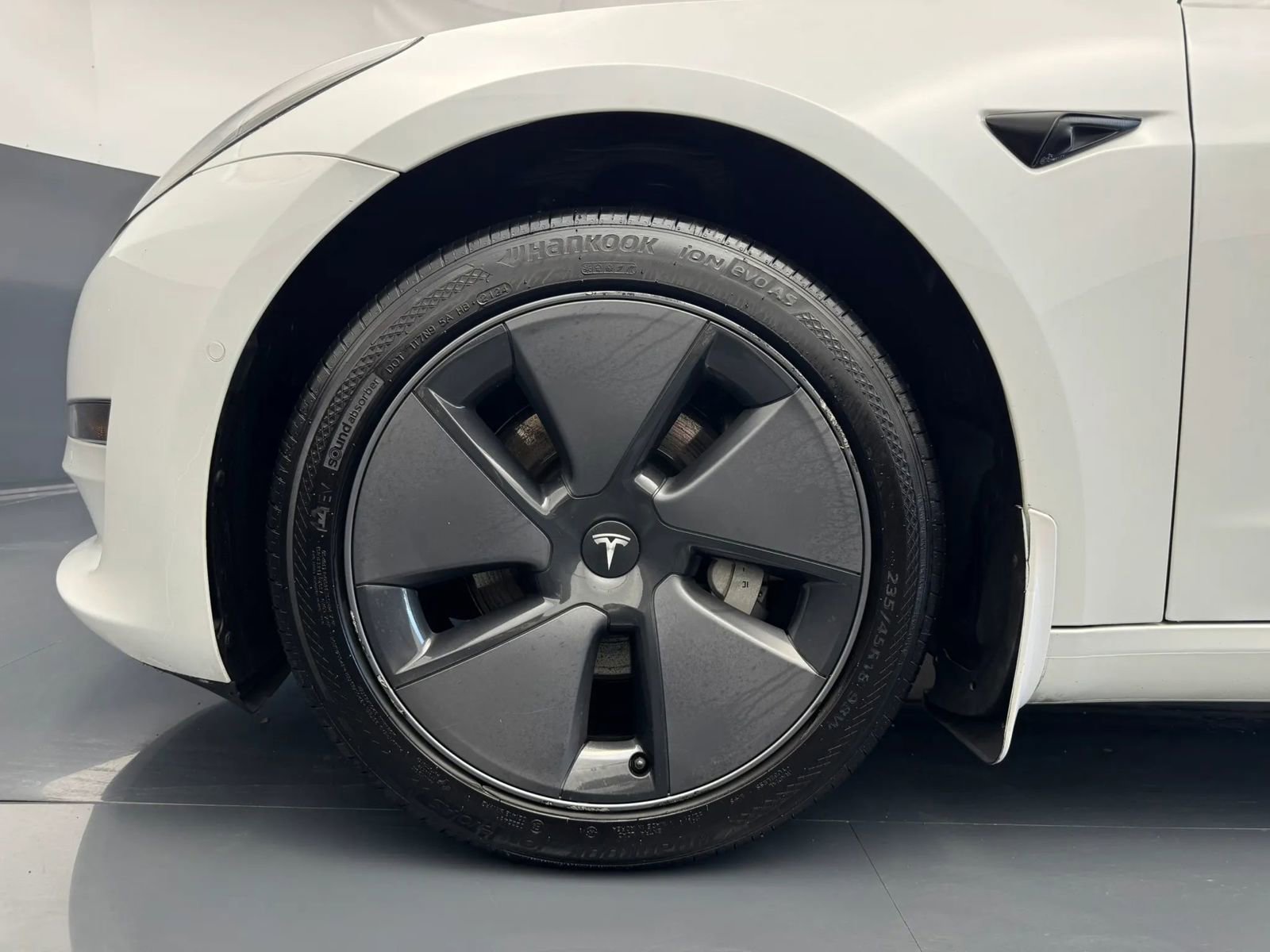 Used 2021 Tesla Model 3 Standard Range Plus image 46