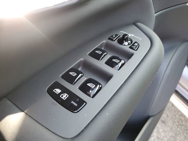 New 2026 Volvo XC90 T8 Ultra w/ Protection Package Premier image 22