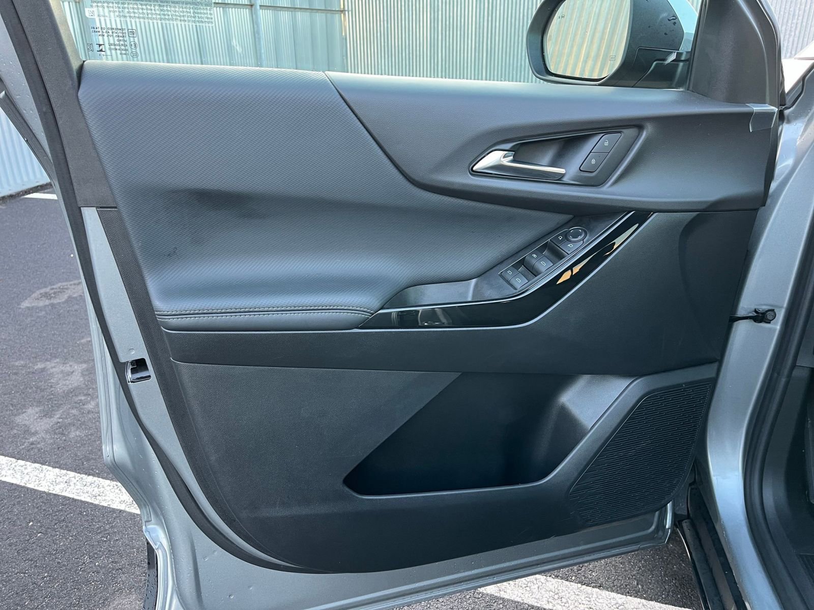 Used 2025 Chevrolet Equinox LT image 20