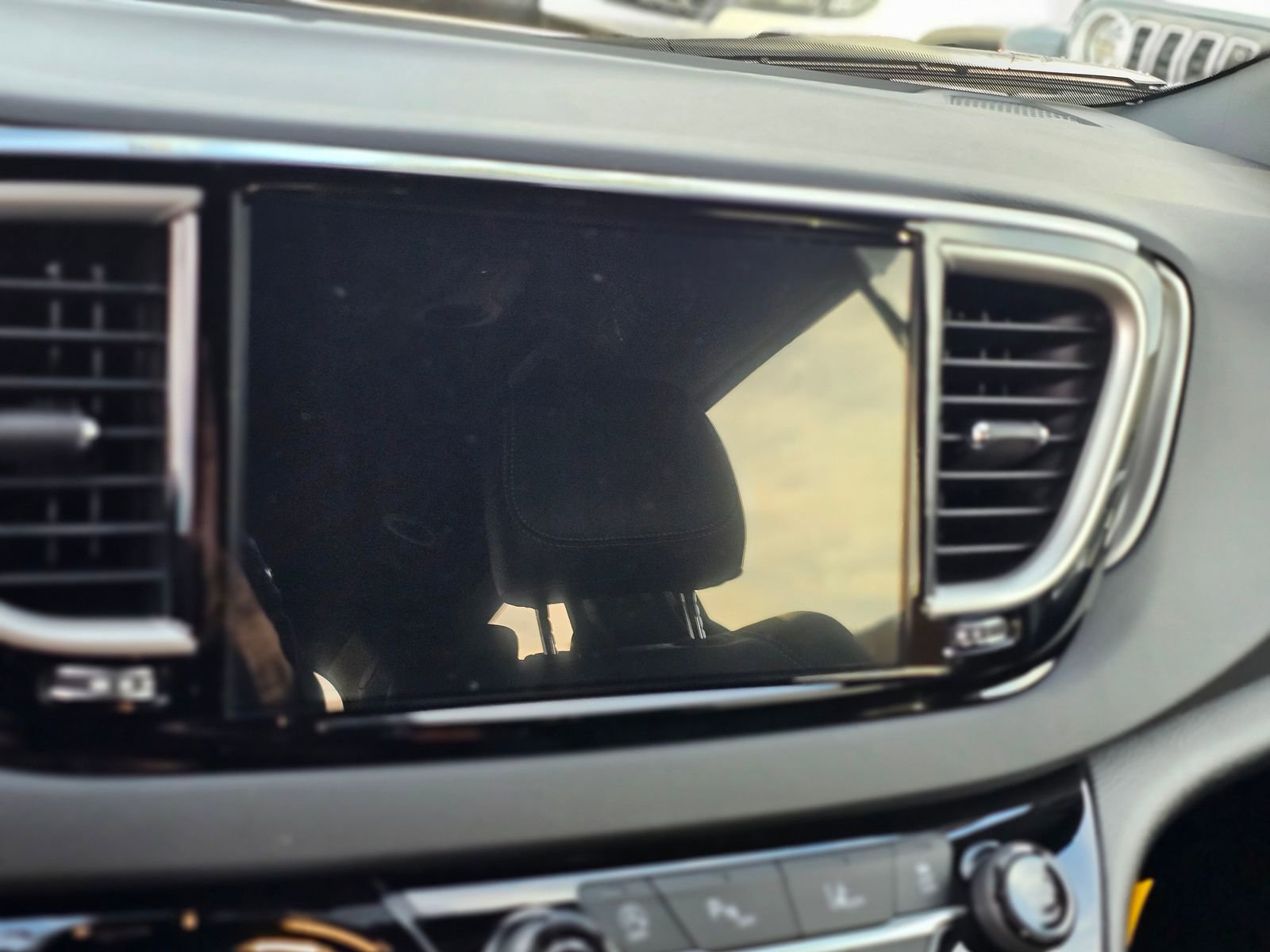 New 2026 Chrysler Voyager LX FWD image 10