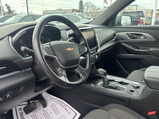 Used 2022 Chevrolet Traverse LT image 13