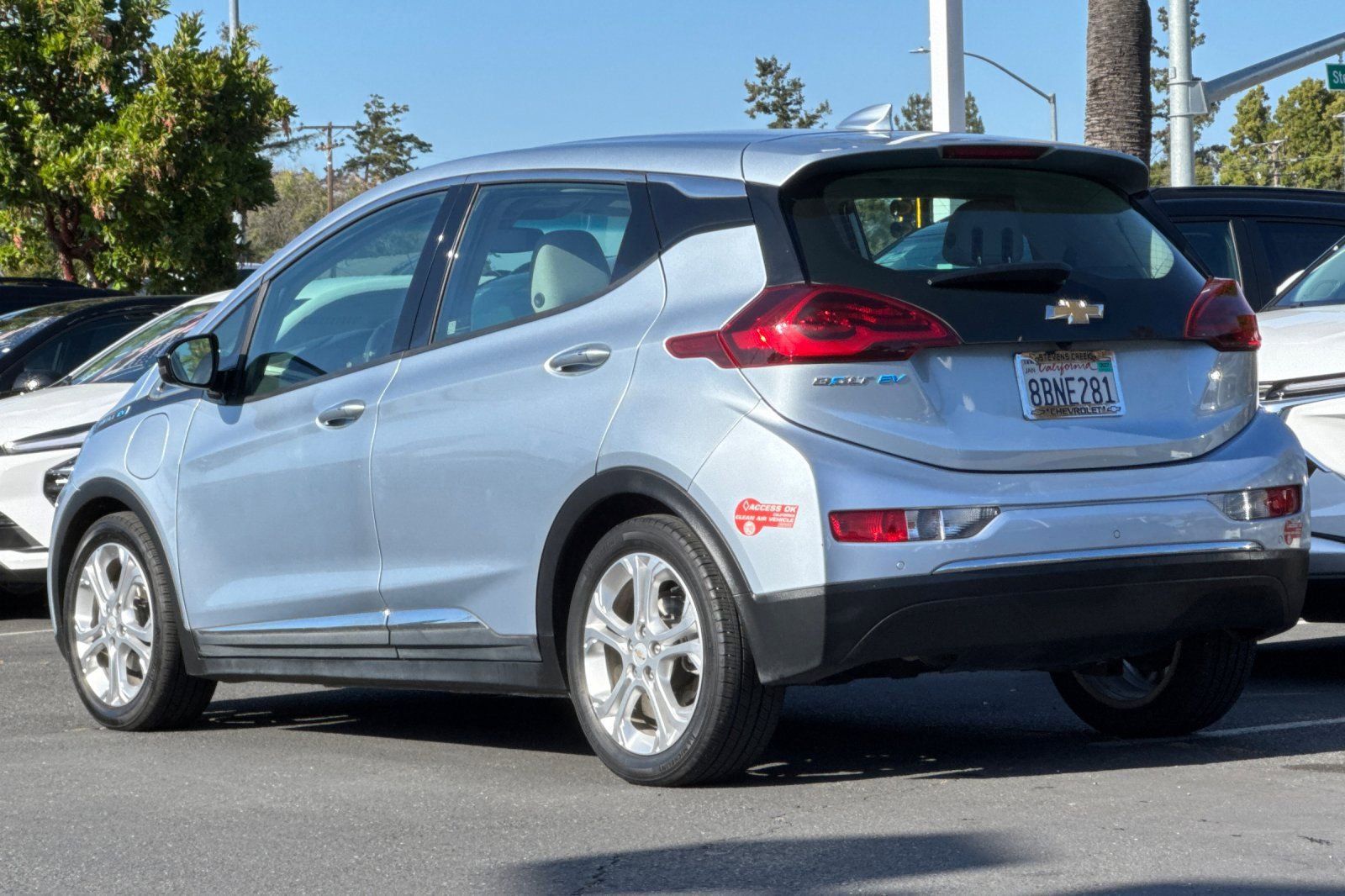 Used 2017 Chevrolet Bolt LT FWD image 7