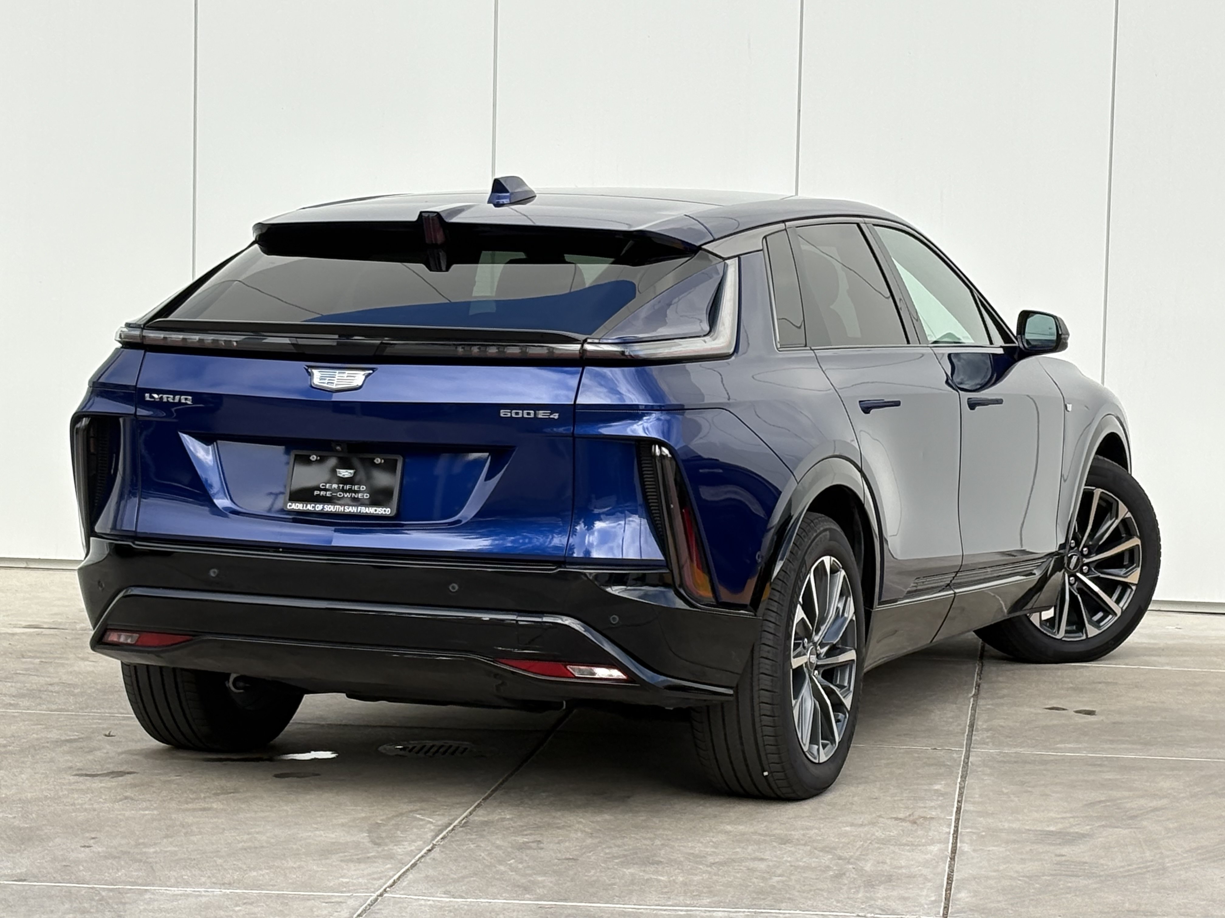 Used 2024 Cadillac Lyriq Sport AWD/4WD image 7