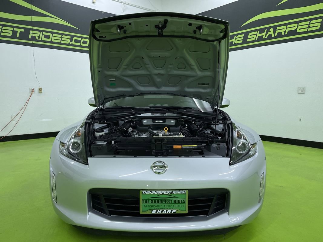 Used 2020 Nissan 370Z w/ Sport Package image 4
