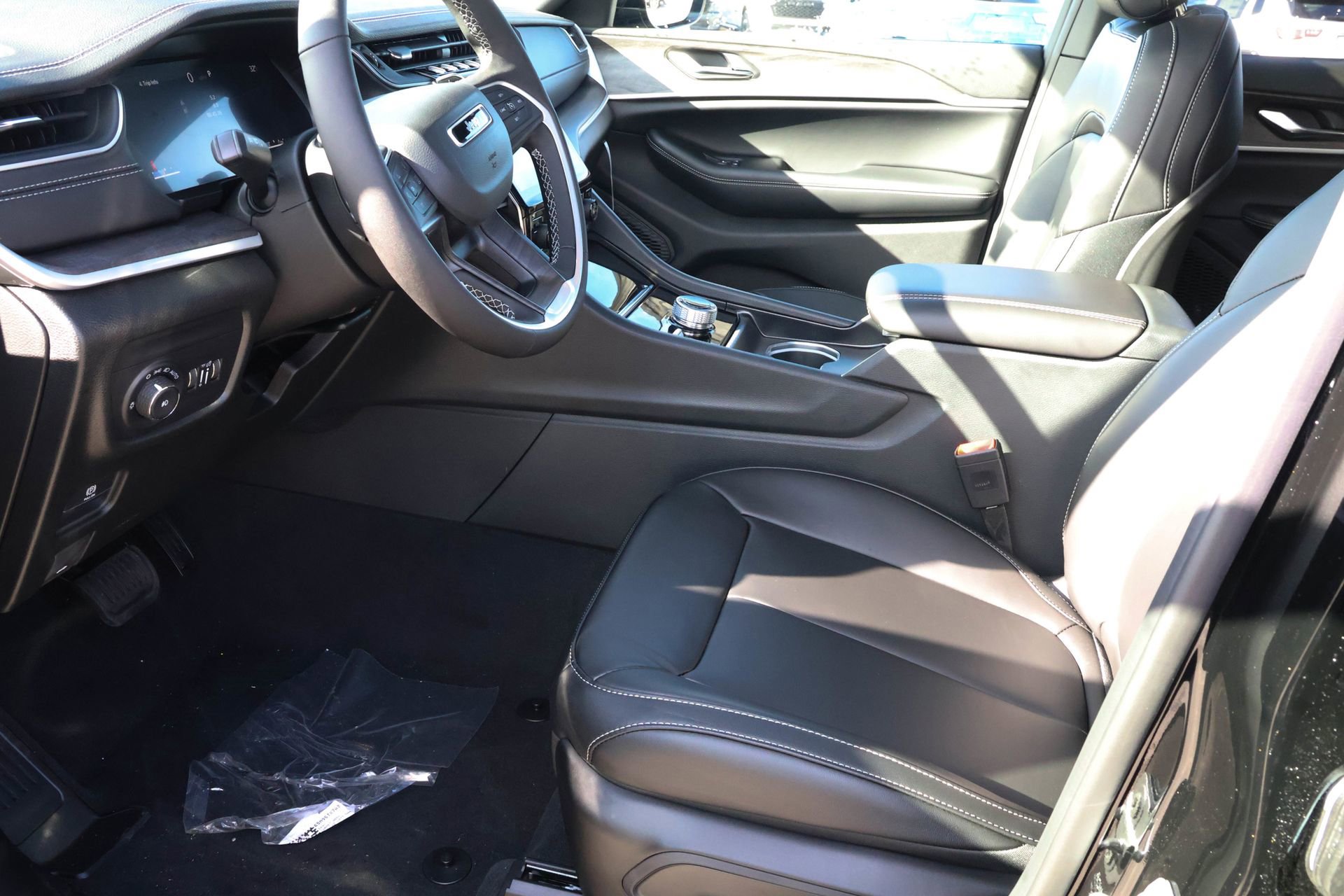 New 2025 Jeep Grand Cherokee Limited image 5