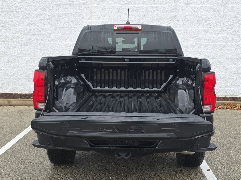 Used 2024 Chevrolet Colorado Z71 w/ Z71 Convenience Package 2 image 27