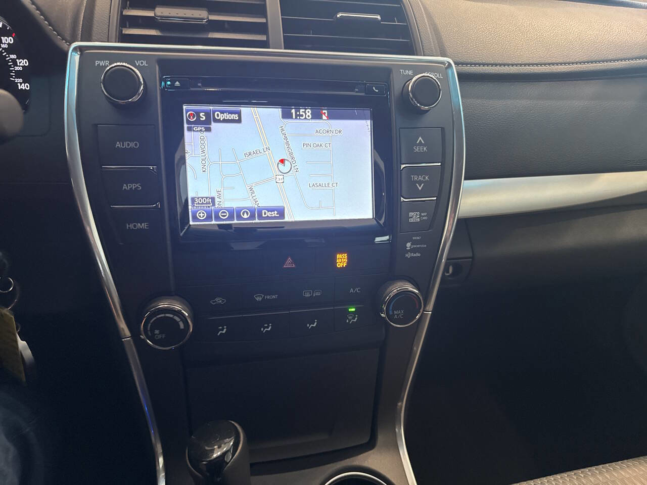 Used 2015 Toyota Camry SE image 30