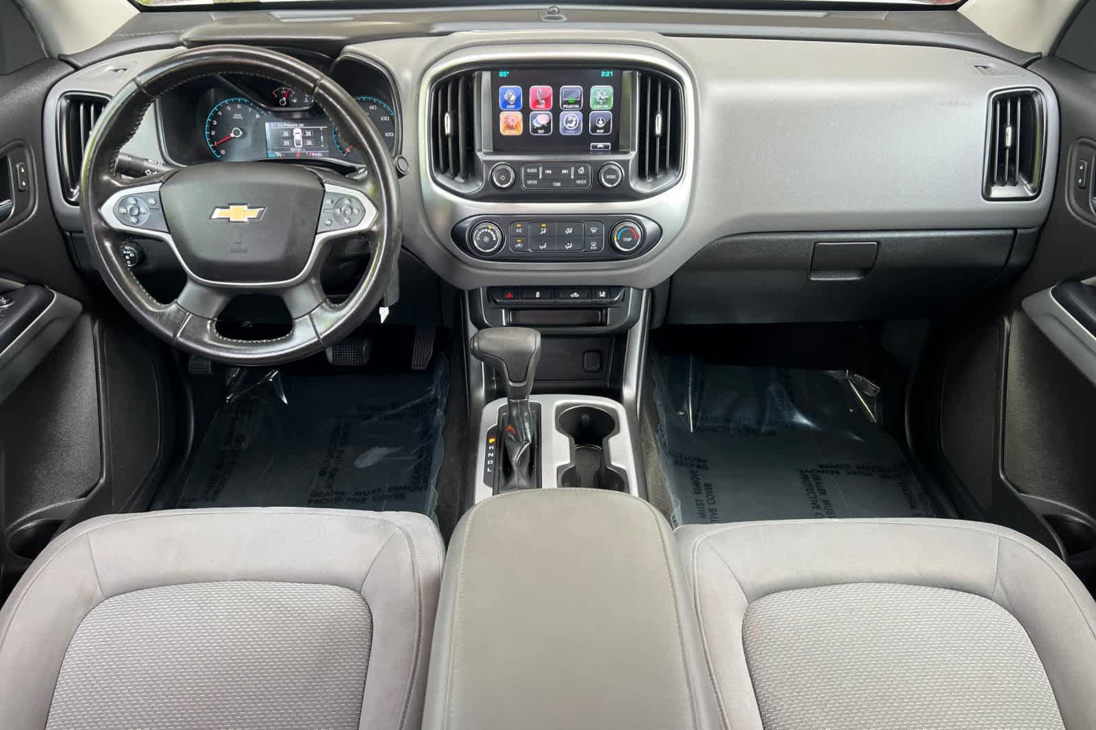 Used 2017 Chevrolet Colorado LT w/ LT Convenience Package RWD image 3